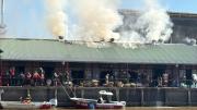 Incendio dos locales del Puerto de Frutos en Tigre