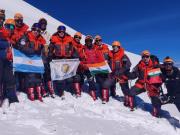 Hazaña argentina: las primeras imágenes de los soldados haciendo cumbre en el Himalaya