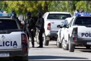 Ebrio y queriendo retomar la relación con su ex, la violó y la encerró en su pieza