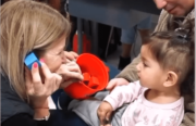 El momento más esperado: la emotiva reacción de dos nenas de Neuquén al escuchar por primera vez