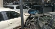 Un hombre conducía ebrio y chocó a varios autos estacionados en pleno centro de San Juan