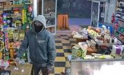 VIDEO. Villa Elisa: encapuchado y con una cuchilla, asaltó una despensa y escapó