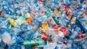 Cinco formas creativas de reciclar botellas plásticas en casa