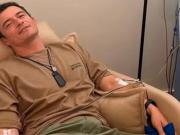 Orlando Bloom prueba una limpieza de sangre para sacar microplásticos y la ciencia le responde
