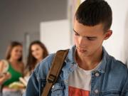 Por qué tantos hombres jóvenes abandonan el trabajo y qué riesgos enfrenta la economía