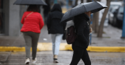 Lluvia intensa y mucho viento: ¿cuáles son las zonas de Neuquén y Río Negro bajo alerta este lunes?