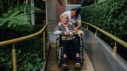 Asistentes gerontológicos: el oficio que crece para acompañar a los adultos mayores