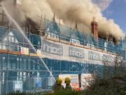 Dos nenas de 13 y 14 años fueron arrestadas por prender fuego un hotel del siglo XVI