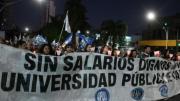 Universidades: docentes y no docentes realizan un paro por recomposición salarial