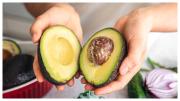 Mezclar la semilla de la palta con alcohol: por qué recomiendan usarlo y para qué sirve