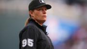 Jen Pawol, la árbitra que hizo historia en el béisbol