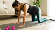 Mejor que la plancha: los ejercicios recomendados por expertos para marcar el abdomen y tonificar el core