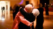 Ni tango ni salsa: el famoso baile que recupera la masa muscular en adultos mayores