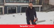Sergio Aravena cautivó en la Fiesta de la Montaña con sus esculturas en madera