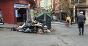 “Todo está lleno de basura”: residuos rebasan los contenedores tras ocho días de bloqueo en el botadero de La Paz