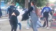 Violenta pelea entre madres durante una celebración por el Día del Niño