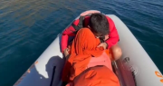 Tras el rescate de los turistas en el Dique Punta Negra, multaron al prestador que alquiló el kayak: cuánto deberá pagar