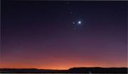 No te olvides de mirar el cielo: ¿cómo ver el inusual desfile planetario de esta noche?