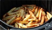 Si vas a cocinar papas fritas en la freidora de aire, tené cuidado con este error común que puede ponerte en riesgo