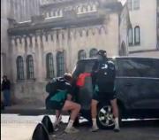 All Blacks solidarios: levantaron un auto por un incidente de tránsito en Buenos Aires