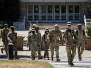 Orden de Donald Trump: la Guardia Nacional ya patrulla las calles de Washington para combatir “el baño de sangre” y sacar a los “sin techo” de la ciudad