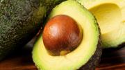 Por qué hay que poner un chorro de vinagre en la palta cortada: ¿qué significa?