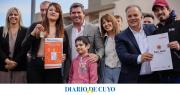 Orrego entregó las llaves de la casa propia a 260 familias