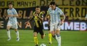 Peñarol se impuso ante Racing en Montevideo y sacó ventaja en los octavos de la Libertadores