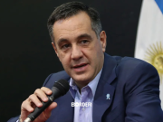 Piden deportar a los médicos que hicieron fraude