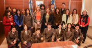 Estudiantes de China participaron de una visita institucional en el Ministerio de Gobierno