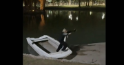 El viral filmado en plena noche en el lago del Parque de Mayo, que generó una ola de críticas