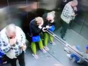 Un ascensor se desplomó con tres personas adentro: el video de la caída desde el interior