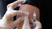 El Gobierno dejará de dar la vacuna contra la fiebre amarilla gratis a quienes viajen al exterior
