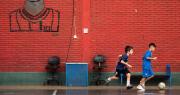 Los clubes de barrio sufren la crisis económica pero logran sumar socios con nuevas actividades