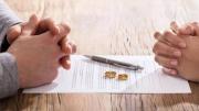 Un hombre tiene que pagarle una compensación económica a su exesposa por “haberse postergado” en el matrimonio