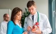 Seguro lo hacés y desconocés su daño: los cardiólogos advirtieron sobre el peligro de un hábito muy común a la mañana