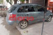 Le rompieron la ventana de un auto para robarle documentación a una abogada