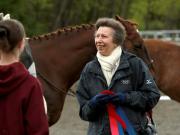 Los 75 años de la estoica, directa y campeona olímpica princesa Ana, la verdadera reina de Inglaterra