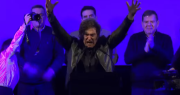 Milei anticipó una “ola violeta” en Buenos Aires, y reivindicó el uso del “Nunca más” para hablar del kirchnerismo