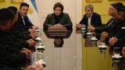 Militares de Mendoza que hicieron cumbre en el Himalaya fueron recibidos por Milei y Petri