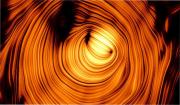 Descubrieron el Ojo de Saurón, un núcleo galáctico que envía chorros de partículas a la Tierra