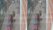 Impactante choque: trabajador de Pedidos Ya voló por el aire y estalló de indignación