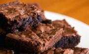 Receta sin harina ni azúcar: brownies de chocolate, deliciosos y saludables para la merienda