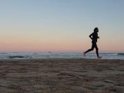 Cuánto tiempo debés correr sin parar según tu edad, según expertos en salud