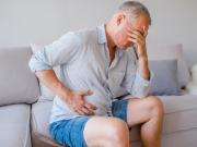 Pérdida de peso, dolor o fiebre: señales de divertículos en el colon que alarman a los médicos