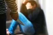 Su concubino ebrio quiso matarla con cuchillo y huyó descalza con sus hijitos