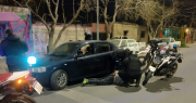 En Chimbas, lo interceptaron por conducir un auto de manera peligrosa y terminó detenido por llevar un arma