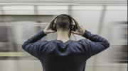 La generación silenciosa: ¿por qué la música a todo volumen podría dejarnos sordos?