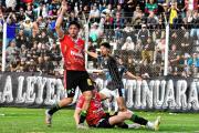 El offside inexistente que le cobraron a Cipolletti ante Villa Mitre en el gol anulado a Almirón