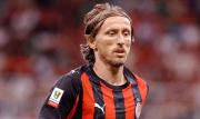 Milan inicia la temporada con triunfo ante Bari en el debut oficial de Luka Modric
